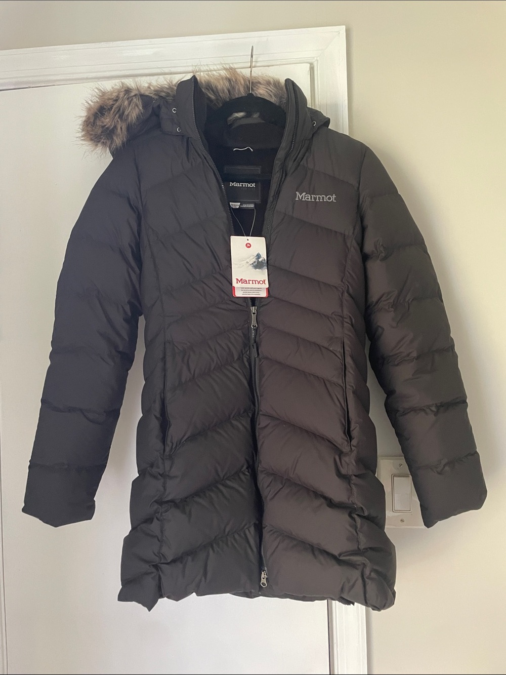 NWT MARMOT Women's Size XS MONTREAL Black Puffer DOWN Coat w/ Faux Fur Hood
